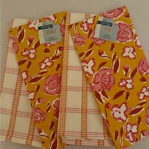 Floral and Plaid Kitchen Towels. Set of 4 towels